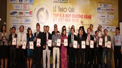 CMS 14 năm liền đoạt Huy chương vàng và Top 5 ICT hàng đầu Việt Nam
