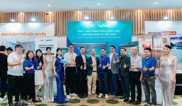 Đại lý và đối tác SI trải nghiệm Sneak Preview tại gian hàng CMS Logitech ở AV Connect 2026.