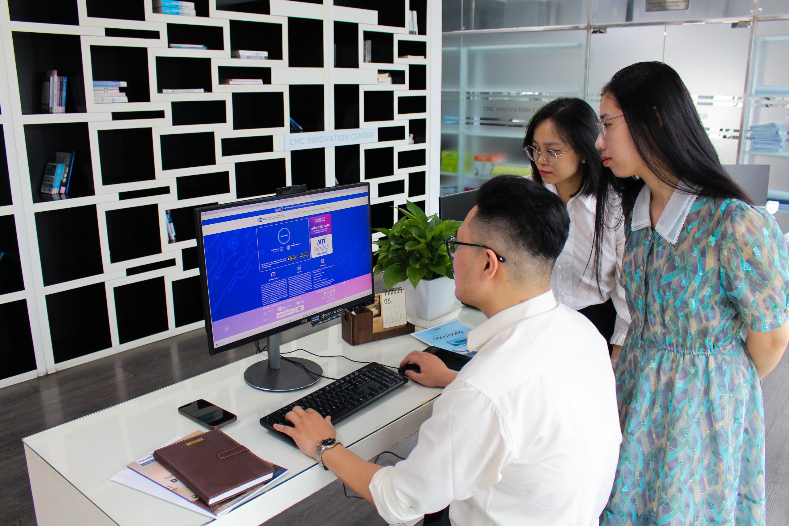 Máy tính để bàn CMS X-Pro All in One XPQ7H-I96 - 24 inch