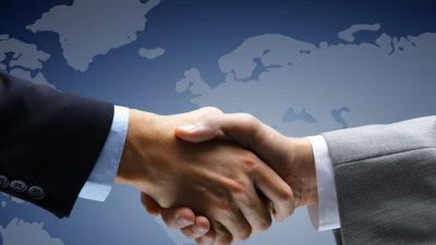 SIGNIFY HỢP TÁC CHIẾN LƯỢC CÙNG CMS PHÂN PHỐI THIẾT BỊ CHIẾU SÁNG THƯƠNG HIỆU PHILIPS